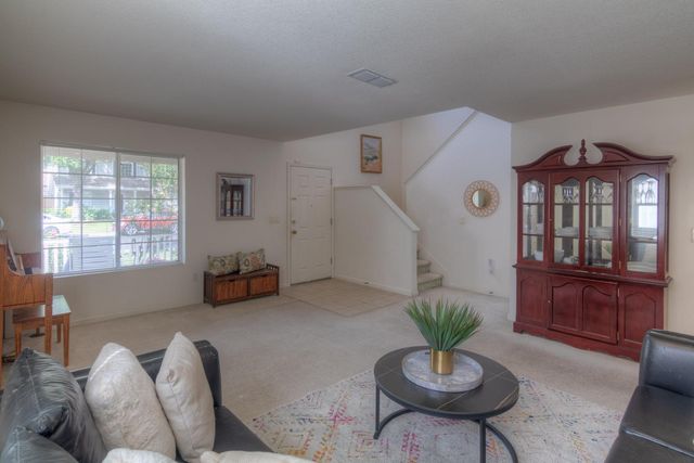 1907 Crystal Ct, Rocklin, CA 95765