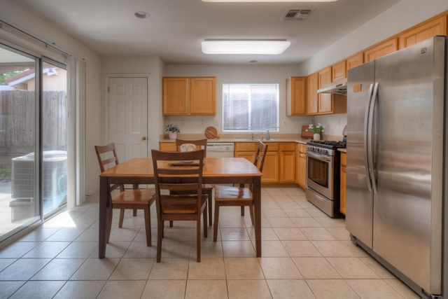 1907 Crystal Ct, Rocklin, CA 95765