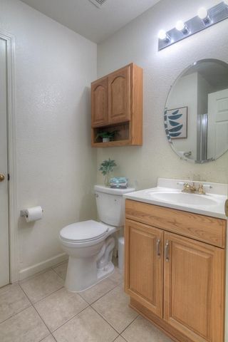 1907 Crystal Ct, Rocklin, CA 95765