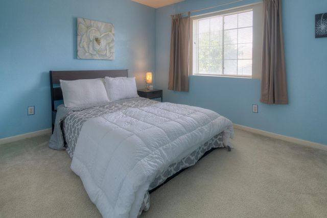 1907 Crystal Ct, Rocklin, CA 95765