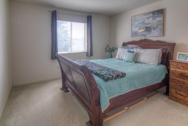 1907 Crystal Ct, Rocklin, CA 95765