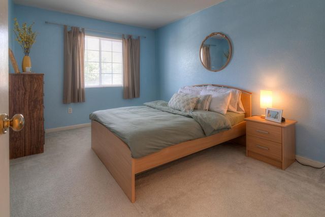 1907 Crystal Ct, Rocklin, CA 95765