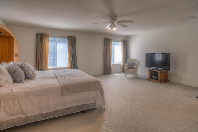 1907 Crystal Ct, Rocklin, CA 95765