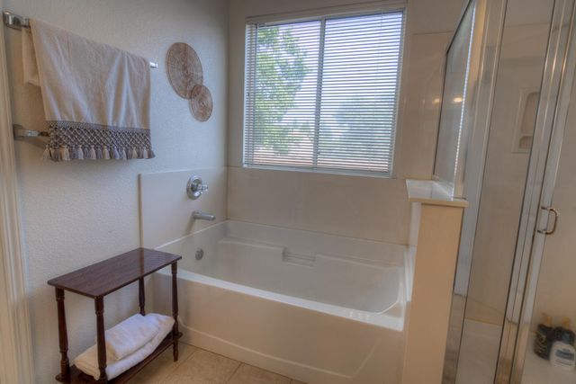 1907 Crystal Ct, Rocklin, CA 95765