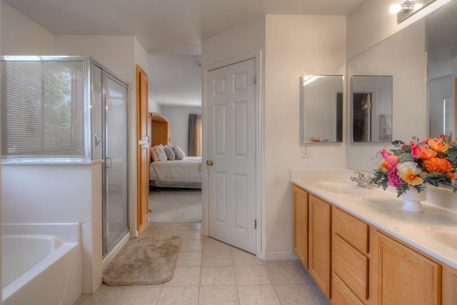 1907 Crystal Ct, Rocklin, CA 95765