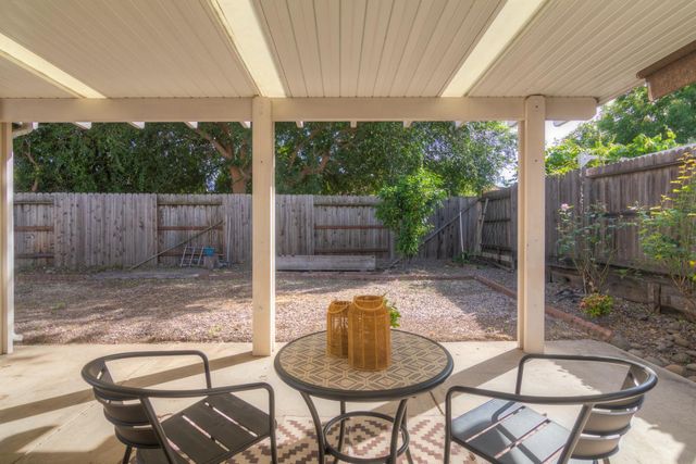 1907 Crystal Ct, Rocklin, CA 95765