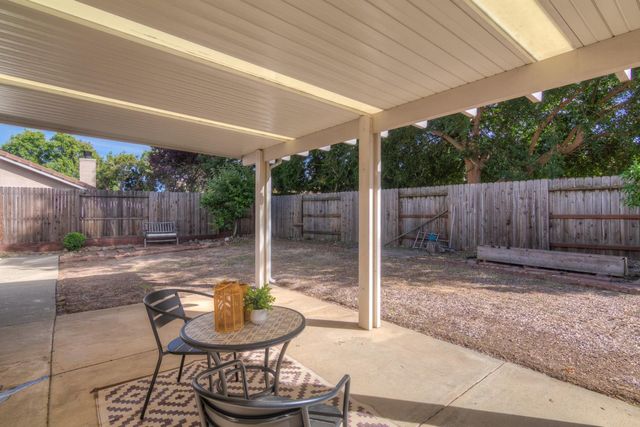 1907 Crystal Ct, Rocklin, CA 95765