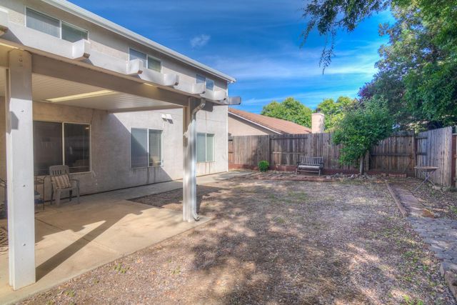 1907 Crystal Ct, Rocklin, CA 95765