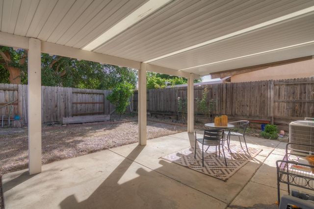 1907 Crystal Ct, Rocklin, CA 95765