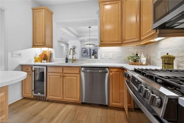 1280 Laskin Rd Apt 102, Virginia Beach, VA 23451