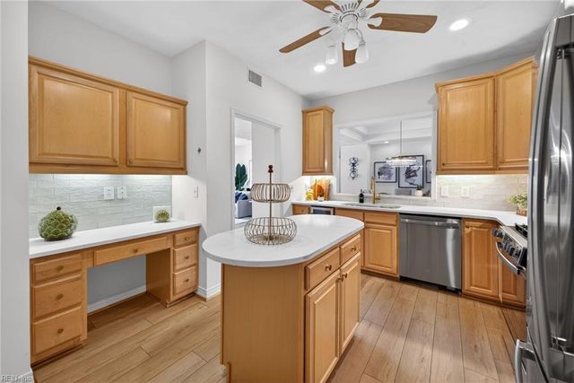 1280 Laskin Rd Apt 102, Virginia Beach, VA 23451