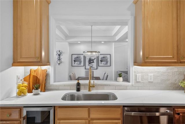 1280 Laskin Rd Apt 102, Virginia Beach, VA 23451