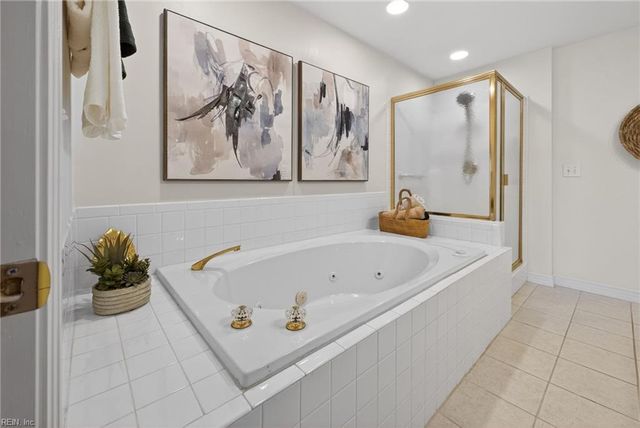 1280 Laskin Rd Apt 102, Virginia Beach, VA 23451