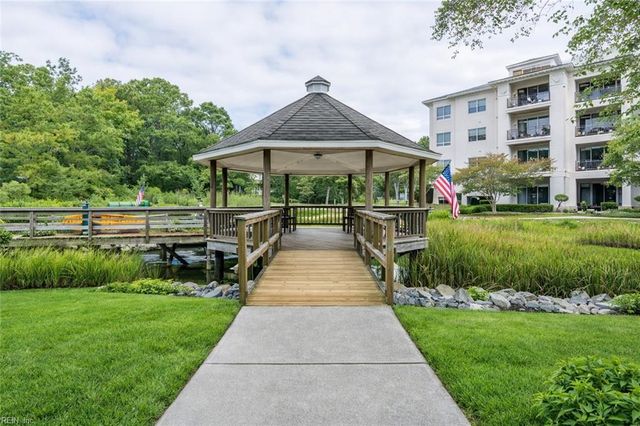 1280 Laskin Rd Apt 102, Virginia Beach, VA 23451