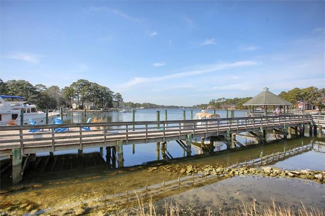 1280 Laskin Rd Apt 102, Virginia Beach, VA 23451