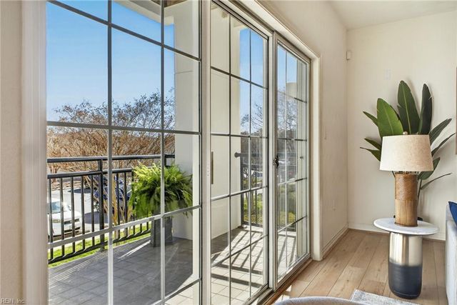 1280 Laskin Rd Apt 102, Virginia Beach, VA 23451