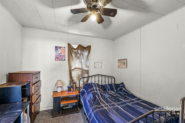 1085 E Larch Avenue, Muskegon, MI 49442