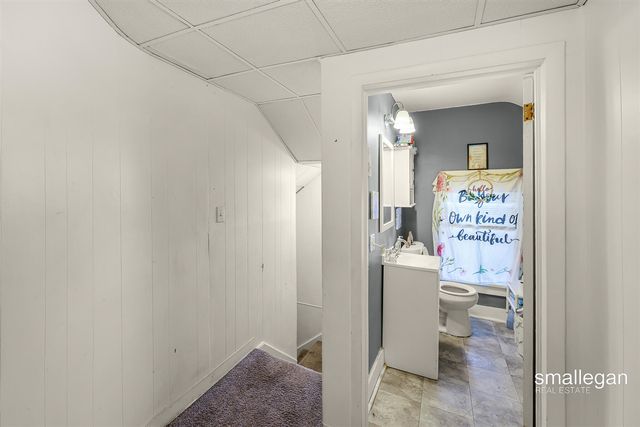 1085 E Larch Avenue, Muskegon, MI 49442