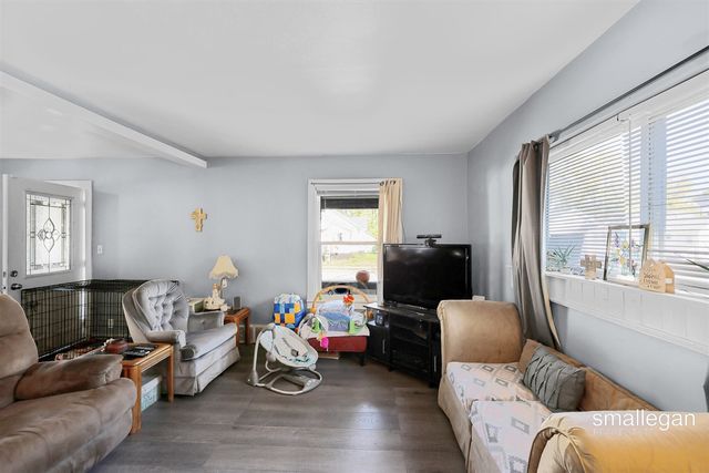 1085 E Larch Avenue, Muskegon, MI 49442