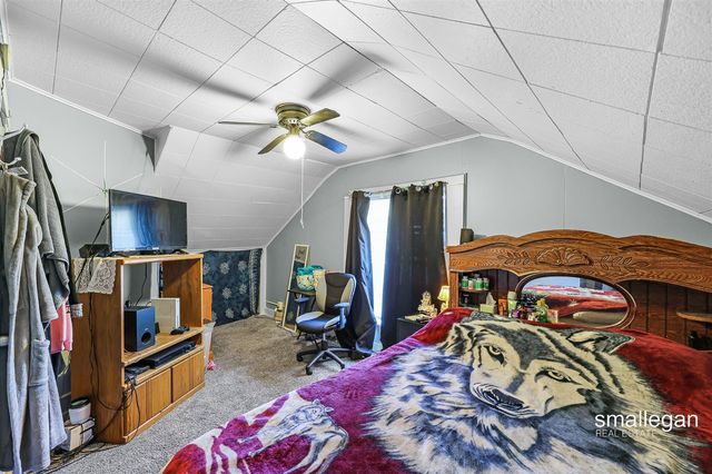 1085 E Larch Avenue, Muskegon, MI 49442