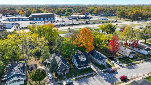 1085 E Larch Avenue, Muskegon, MI 49442