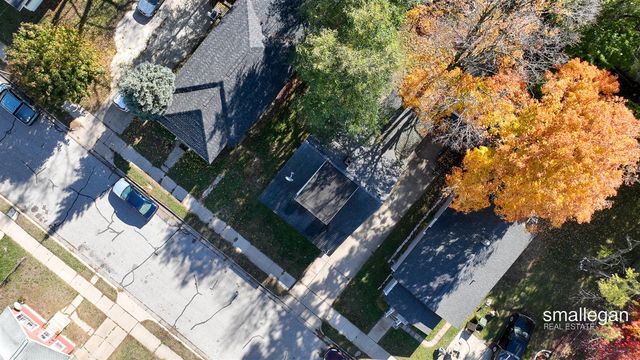 1085 E Larch Avenue, Muskegon, MI 49442