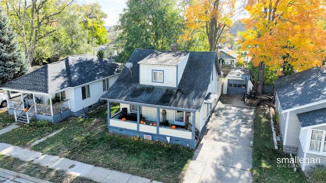 1085 E Larch Avenue, Muskegon, MI 49442