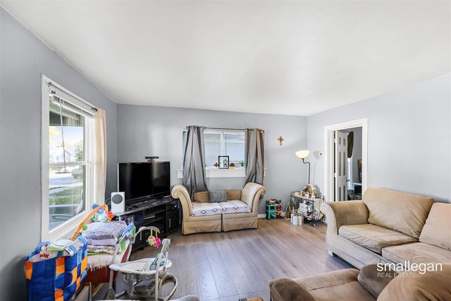 1085 E Larch Avenue, Muskegon, MI 49442