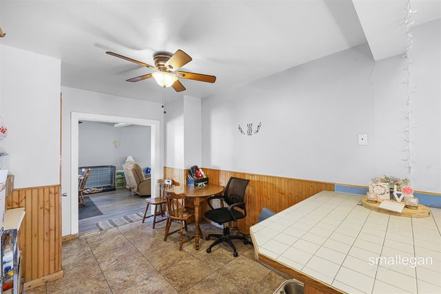 1085 E Larch Avenue, Muskegon, MI 49442