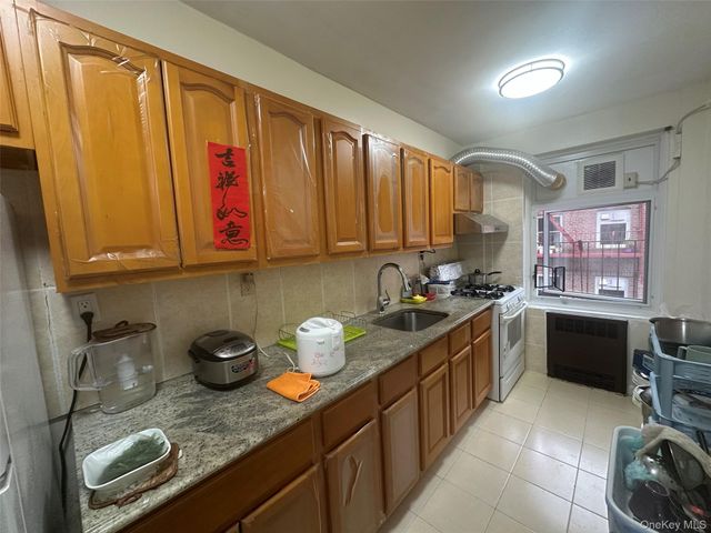14743 38TH Avenue E25, Flushing, NY 11354