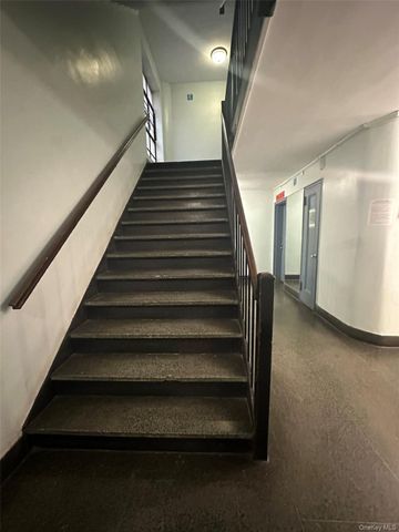 14743 38TH Avenue E25, Flushing, NY 11354