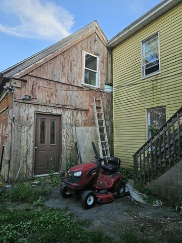 253-255 Park St, Gardner, MA 01440