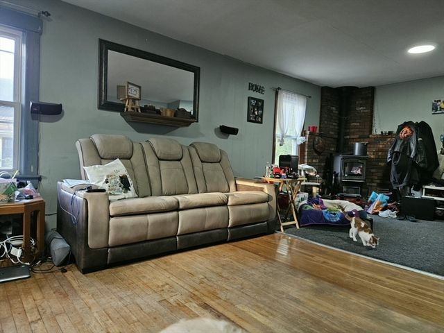 253-255 Park St, Gardner, MA 01440