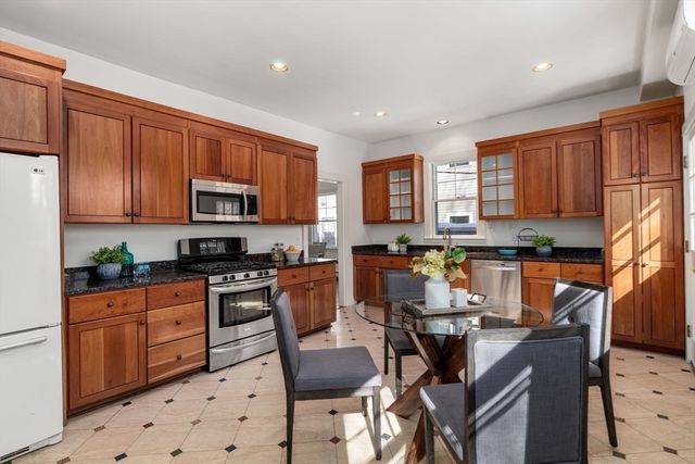 105 Babcock St, Brookline, MA 02446