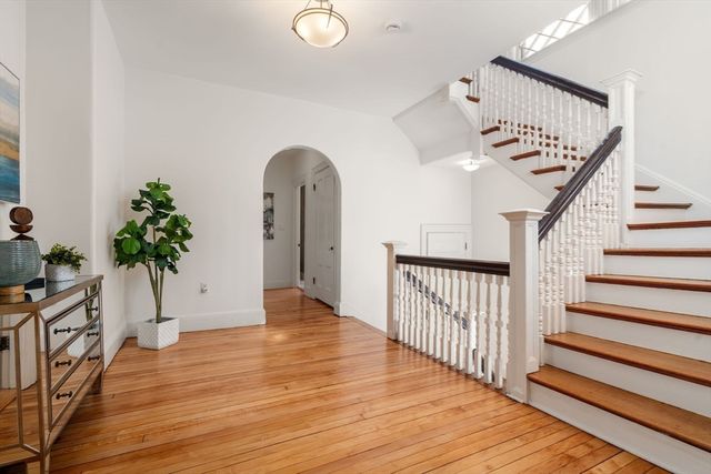 105 Babcock St, Brookline, MA 02446