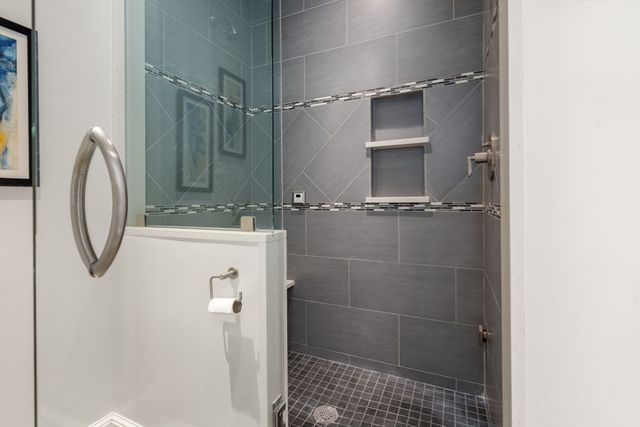 105 Babcock St, Brookline, MA 02446