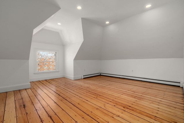 105 Babcock St, Brookline, MA 02446