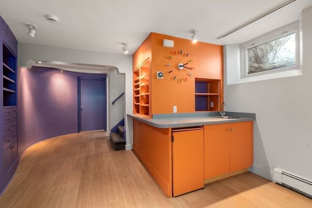 105 Babcock St, Brookline, MA 02446