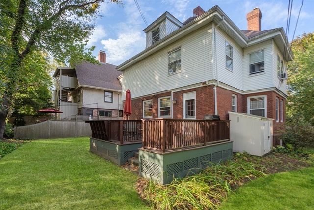 105 Babcock St, Brookline, MA 02446