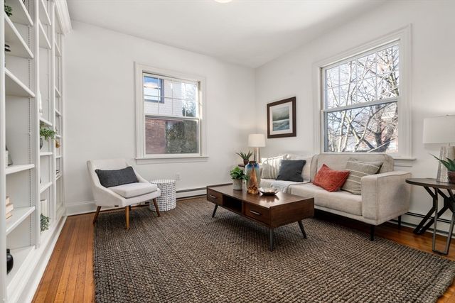 105 Babcock St, Brookline, MA 02446