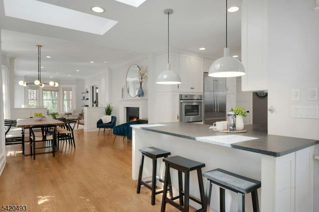 59 Hobart Ave, Summit City, NJ 07901