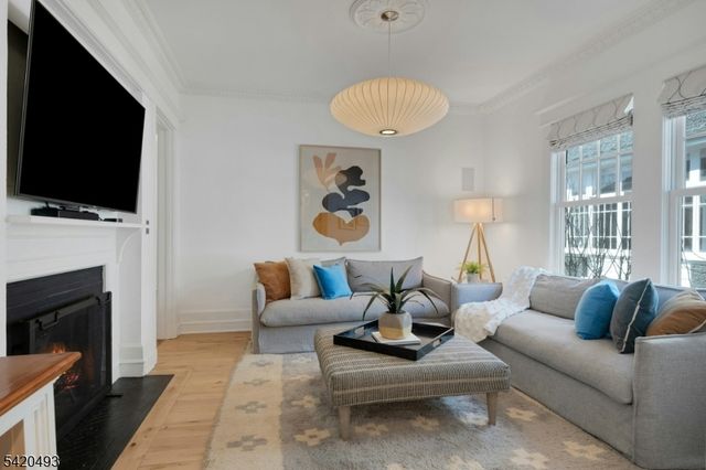 59 Hobart Ave, Summit City, NJ 07901