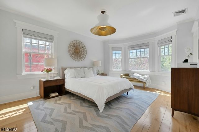 59 Hobart Ave, Summit City, NJ 07901