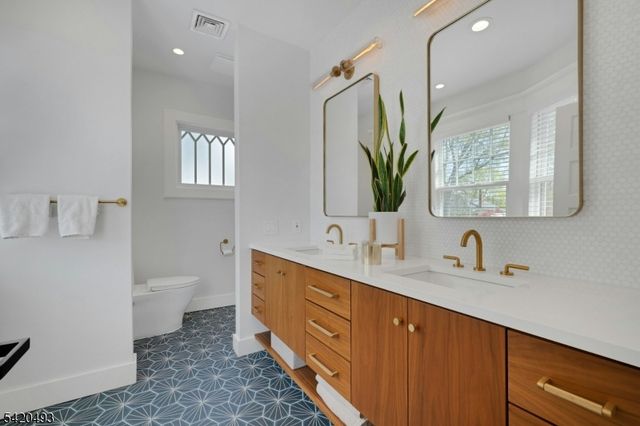 59 Hobart Ave, Summit City, NJ 07901