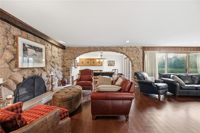 220 Crestwood Court, Amherst, NY 14221