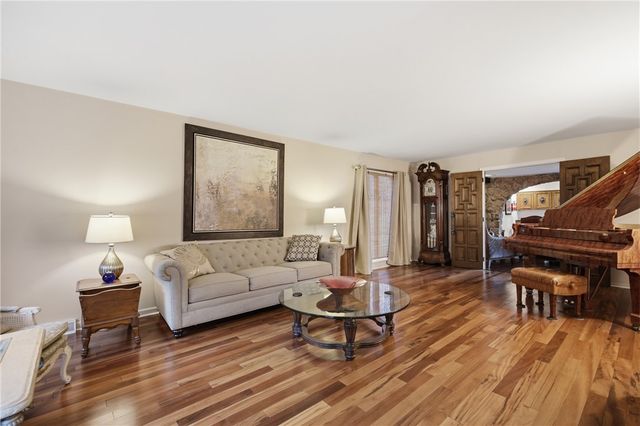220 Crestwood Court, Amherst, NY 14221