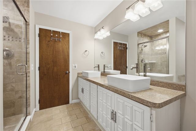 220 Crestwood Court, Amherst, NY 14221