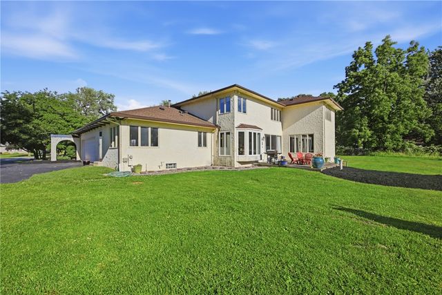 220 Crestwood Court, Amherst, NY 14221