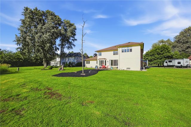220 Crestwood Court, Amherst, NY 14221