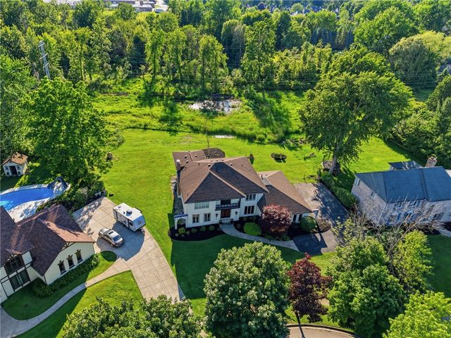 220 Crestwood Court, Amherst, NY 14221